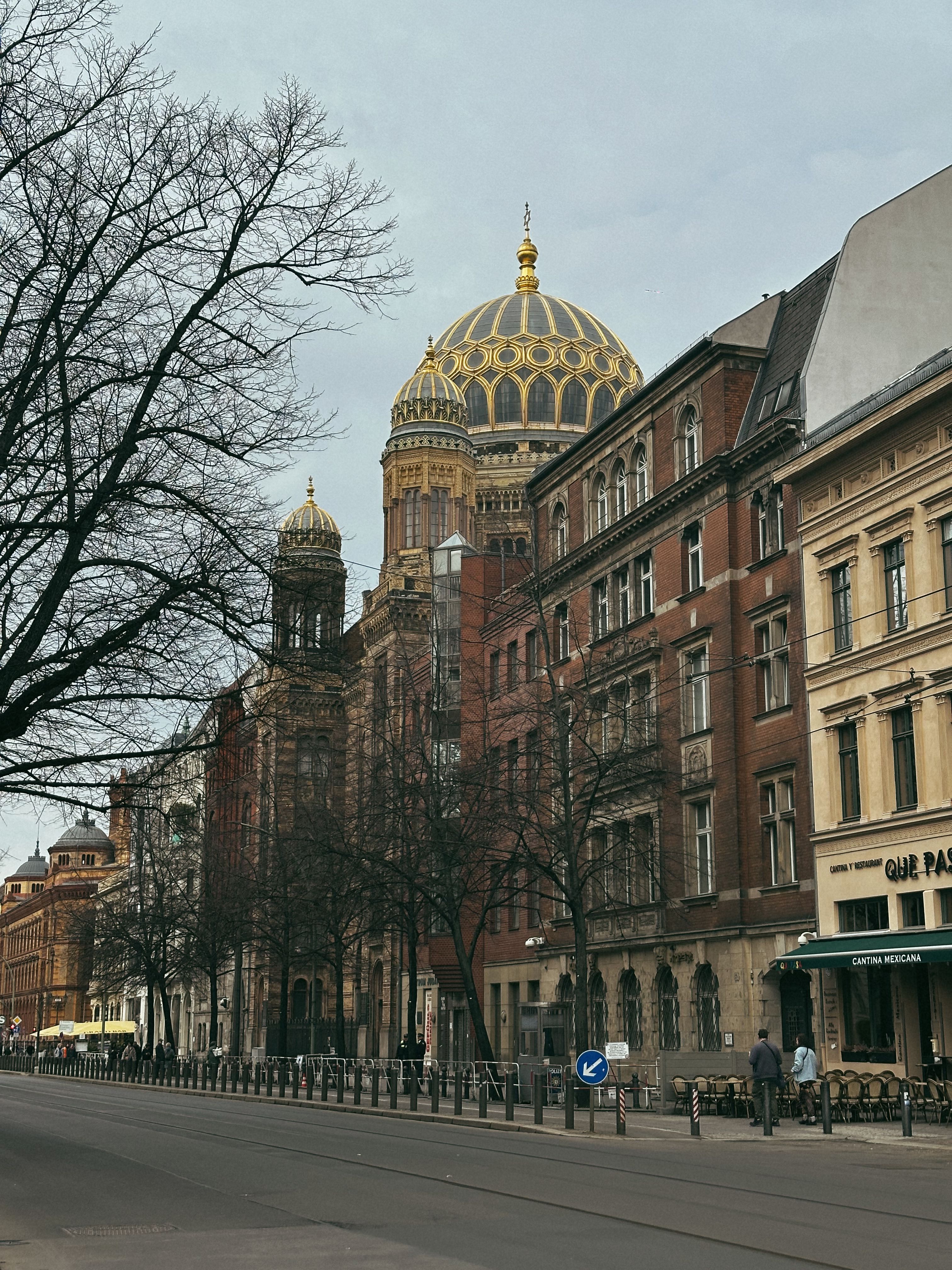Berlin street scene — Two for the Row'd