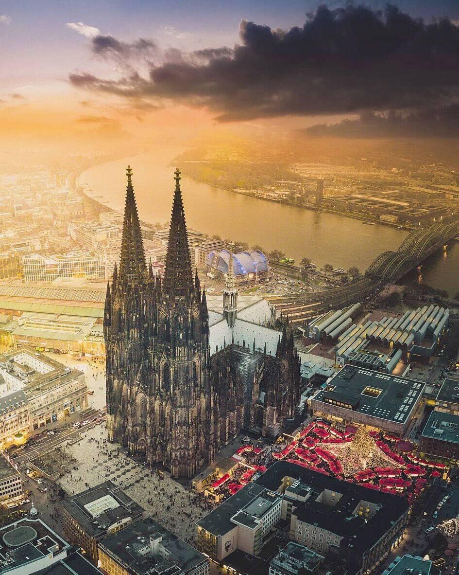 Cologne Cathedral skyline — Two for the Row'd