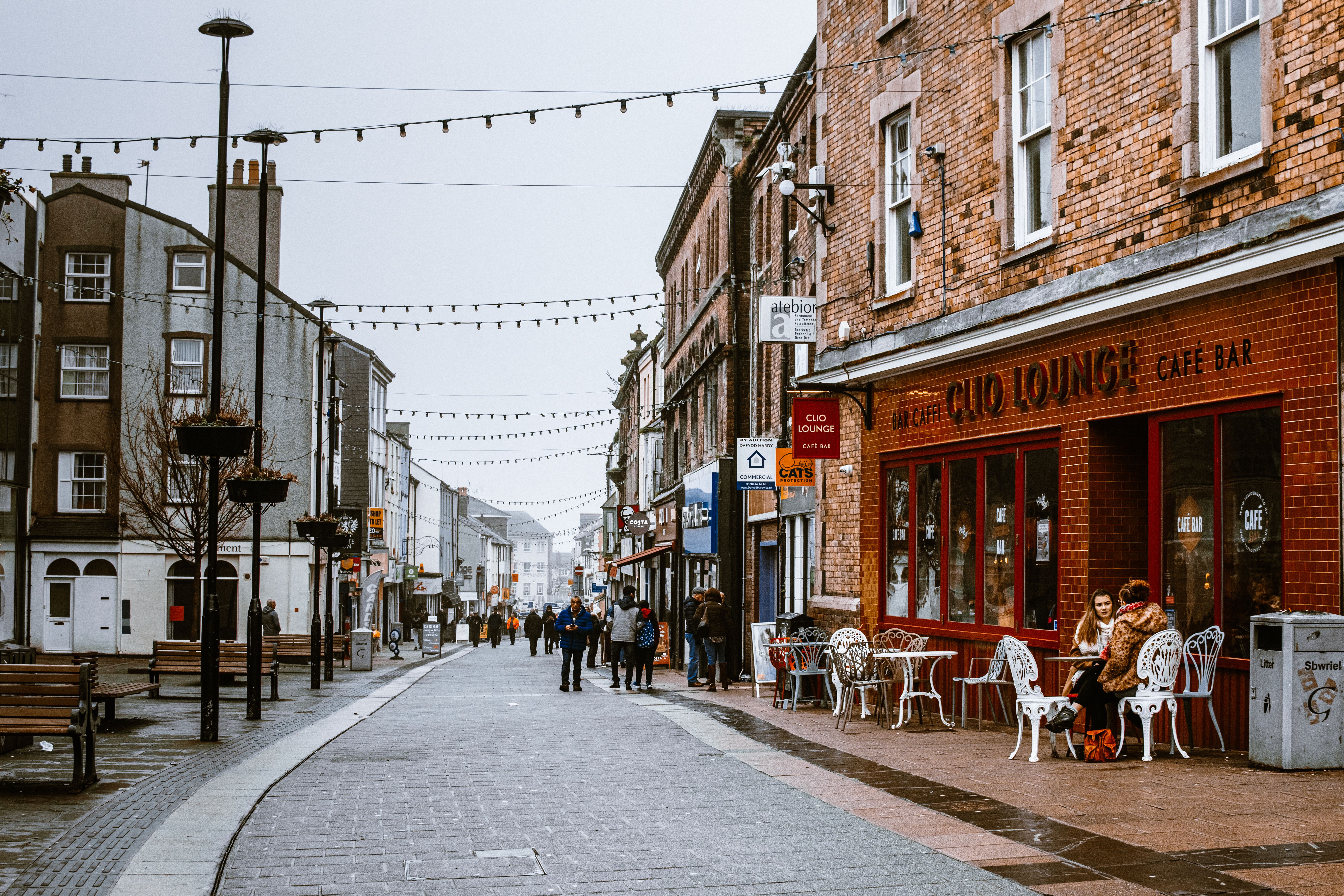 Street scene in Derry city centre — Two for the Row'd