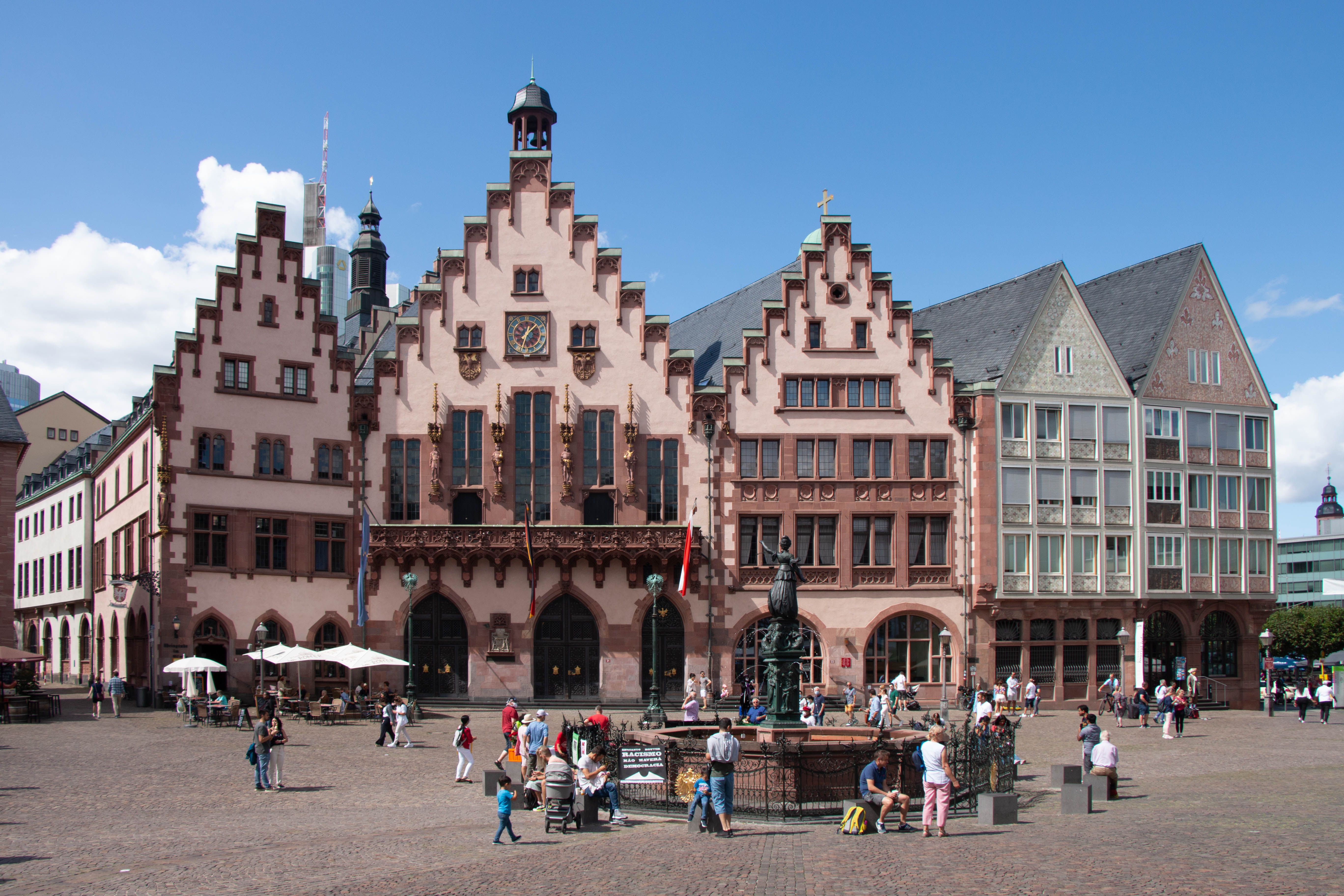Römerberg in Frankfurt — Two for the Row'd