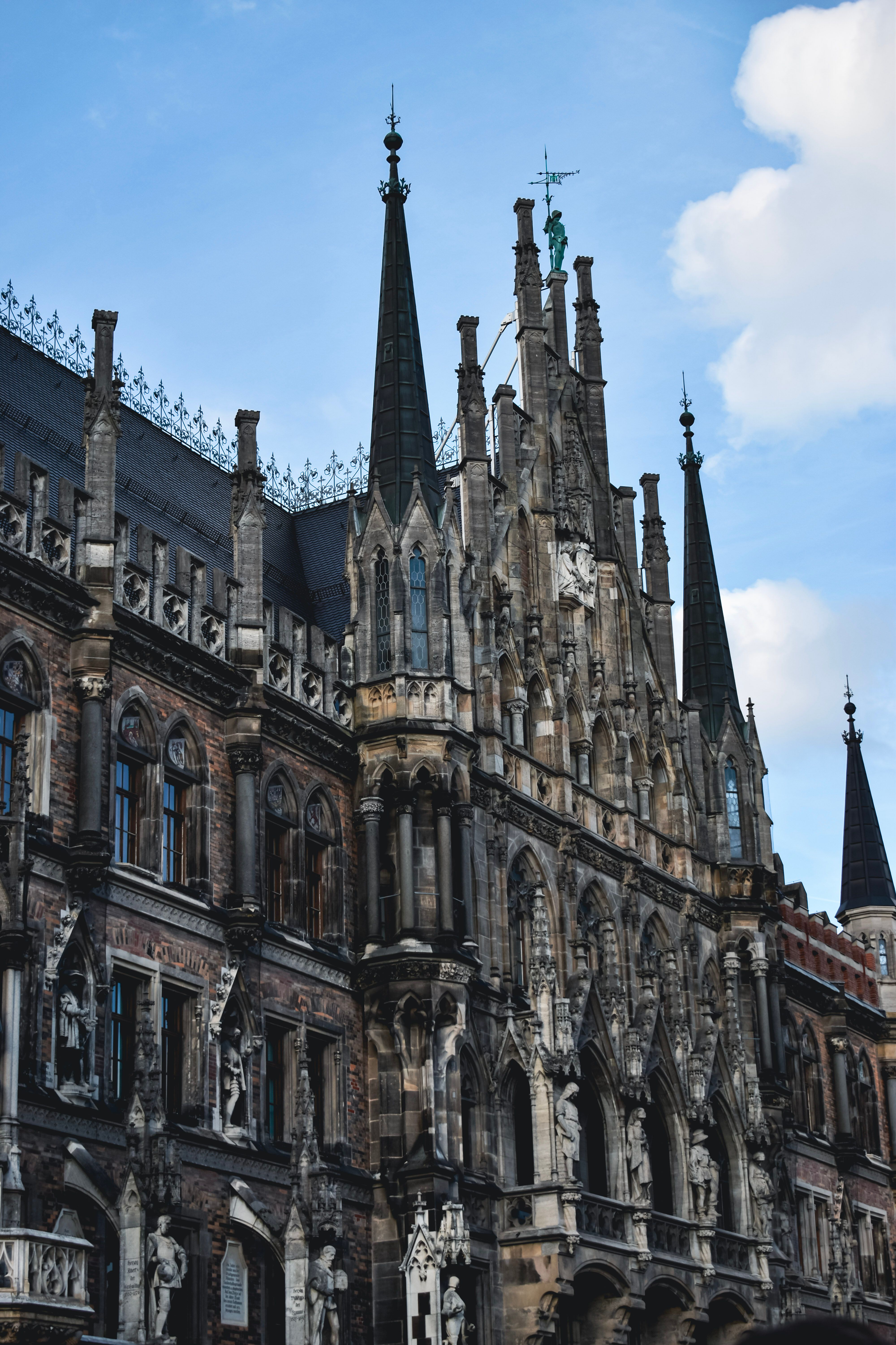 Munich architecture — Two for the Row'd
