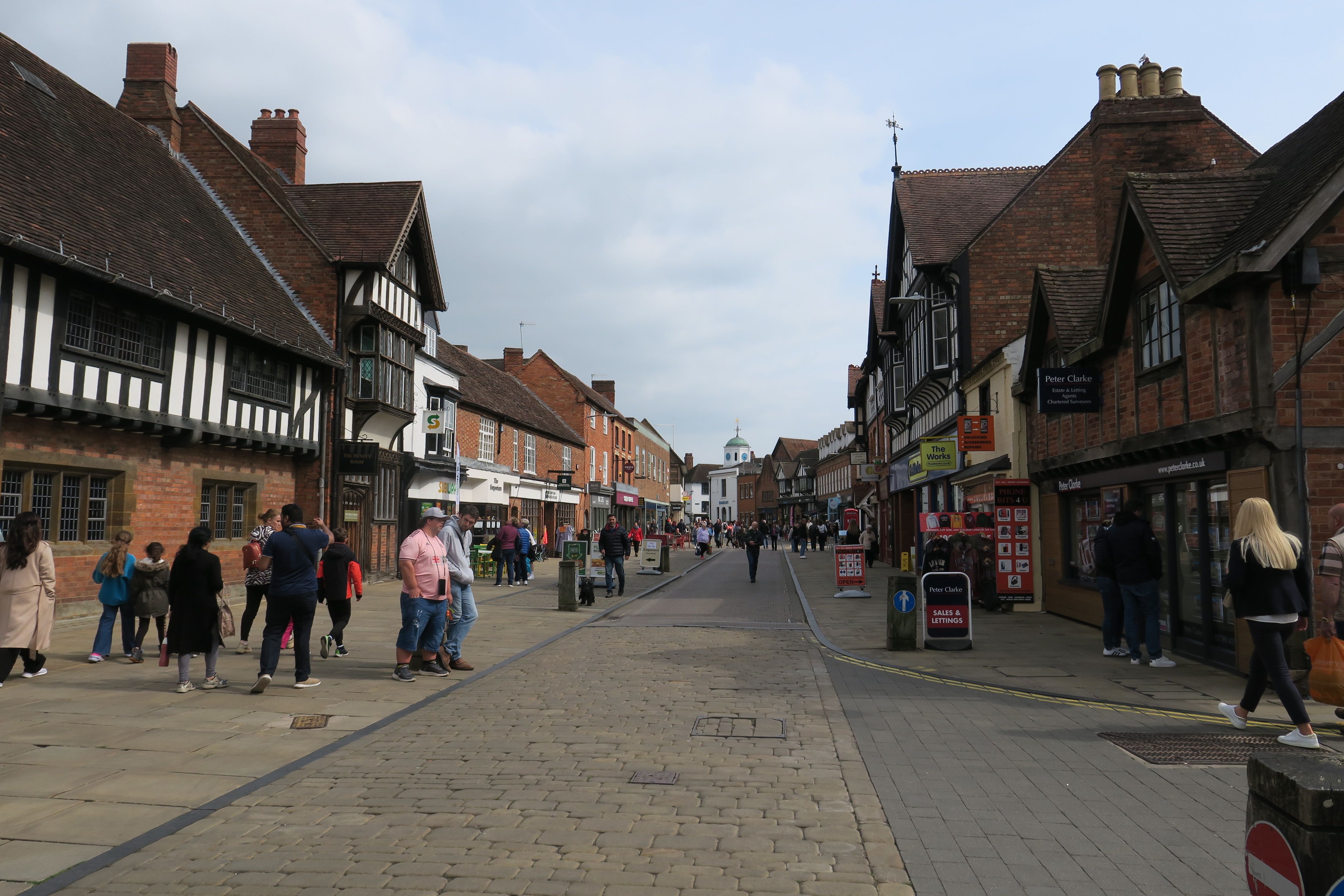 Stratford-upon-Avon town centre — Two for the Row'd